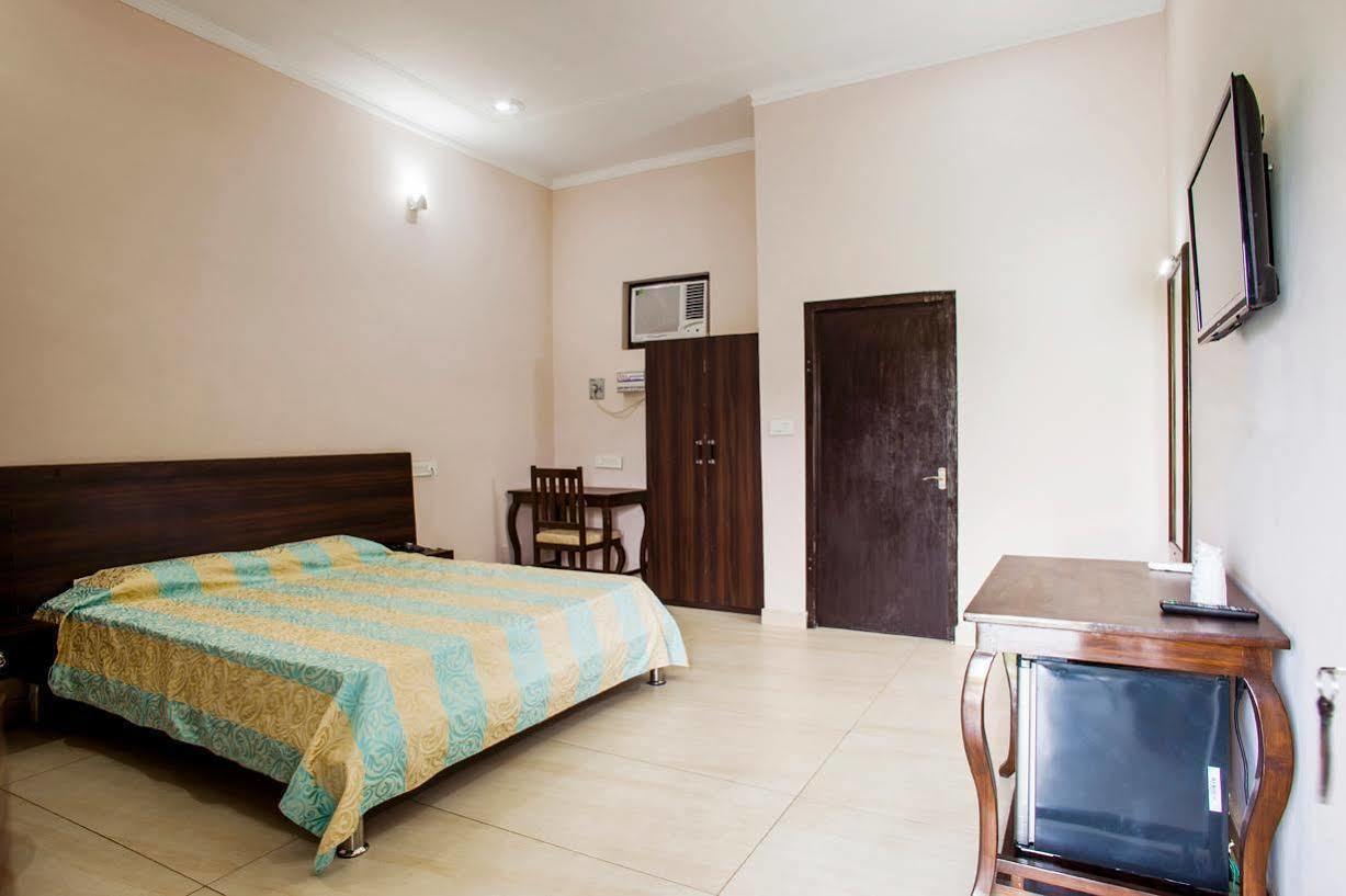 Gulmohar Sariska Resort Bairāt Екстериор снимка