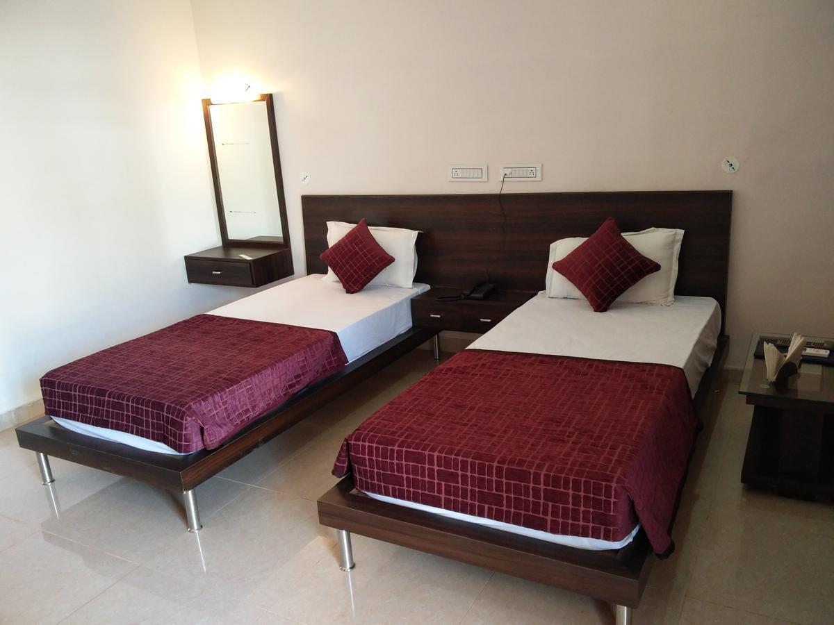 Gulmohar Sariska Resort Bairāt Екстериор снимка
