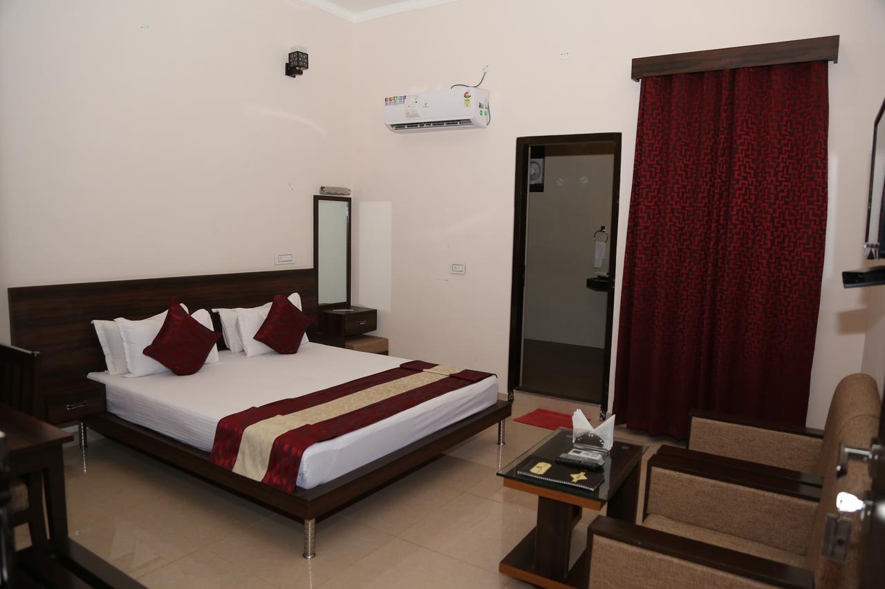 Gulmohar Sariska Resort Bairāt Екстериор снимка