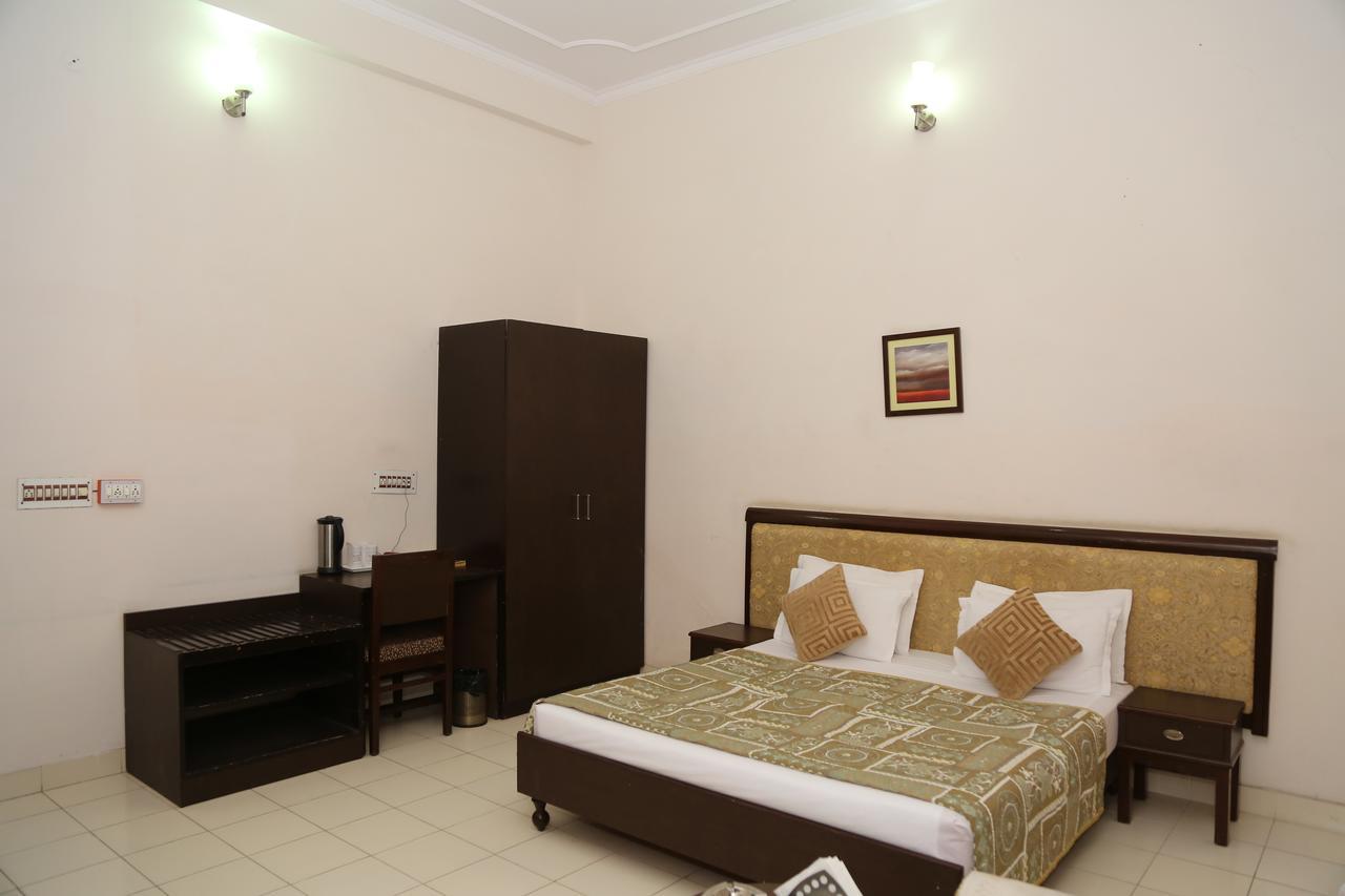 Gulmohar Sariska Resort Bairāt Екстериор снимка