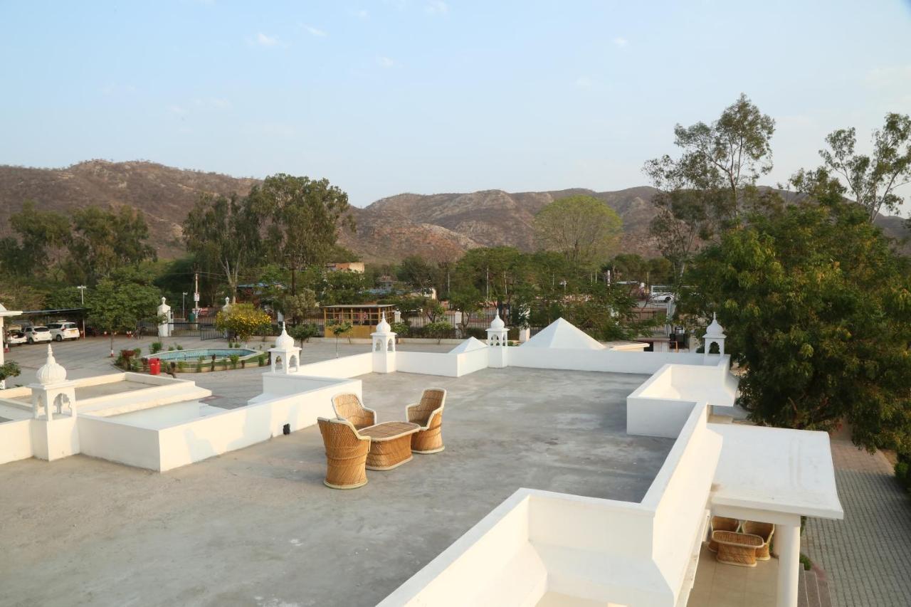 Gulmohar Sariska Resort Bairāt Екстериор снимка